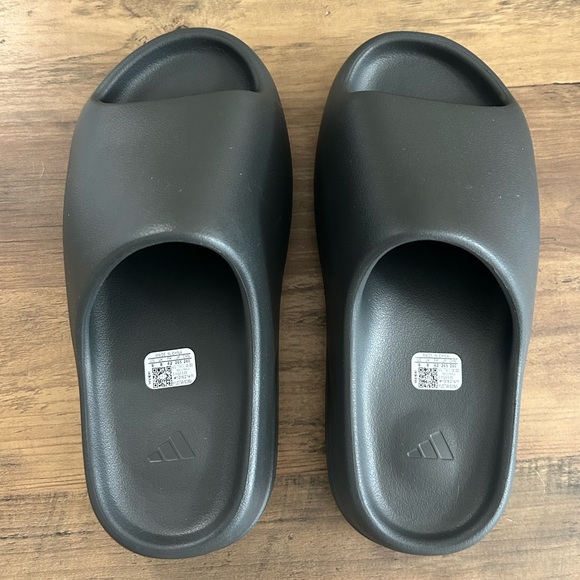 Adidas Yeezy Slides Onxy size 8 - Picture 7 of 13